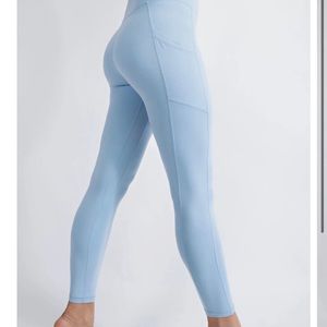 lillie’s and spades V shaped leggings with pockets